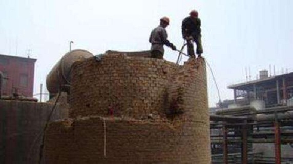 黑龙江烟囱拆除首先要确定烟囱拆除的方案