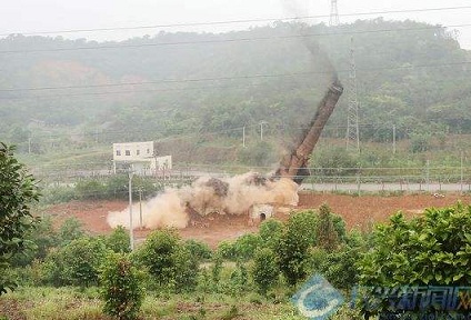 广州在烟囱拆除施工中有几种烟囱拆除方式……