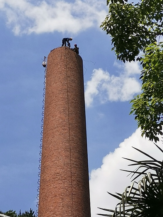 郑州烟囱拆除公司的施工流程