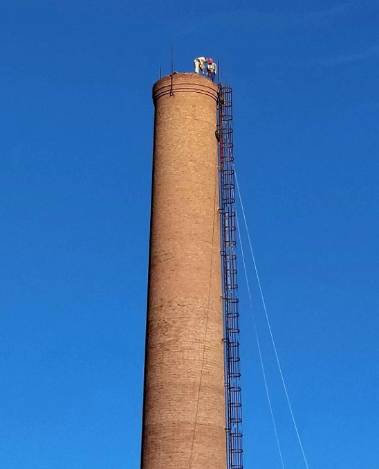 牡丹江烟囱拆除公司:专业性,服务质量和安全可靠性